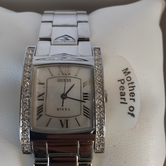 Brand New Guess watch with Mop and Swarovski - Picture 2 of 5
